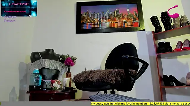 Snapshot of Carolina_Stone chatting on 03-15-25, 09:16 Carolina Stone online show from 03-15-25, 09:16