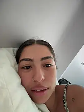 Snapshot of samantha_bss chatting on 12-19-24, 04:35 samantha bss online show from 12-19-24, 04:35