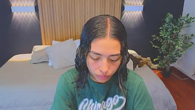 Snapshot of samantha_bss chatting on 01-14-25, 01:49 samantha bss online show from 01-14-25, 01:49