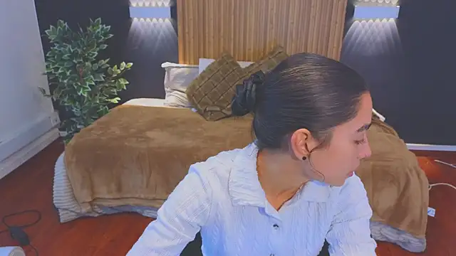 Snapshot of samantha_bss chatting on 01-29-25, 02:32 samantha bss online show from 01-29-25, 02:32