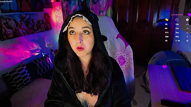 Snapshot of emma_luna59 chatting on 07-10-26, 07:05 emma luna59 online show from 07-10-26, 07:05
