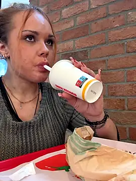 Snapshot of PennyPrincess chatting on 11-02-25, 02:41 PennyPrincess online show from 11-02-25, 02:41