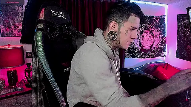 Snapshot of josh__ackerman chatting on 12-25-24, 03:18 josh ackerman online show from 12-25-24, 03:18