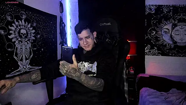 Snapshot of josh__ackerman chatting on 03-11-25, 08:31 josh ackerman online show from 03-11-25, 08:31