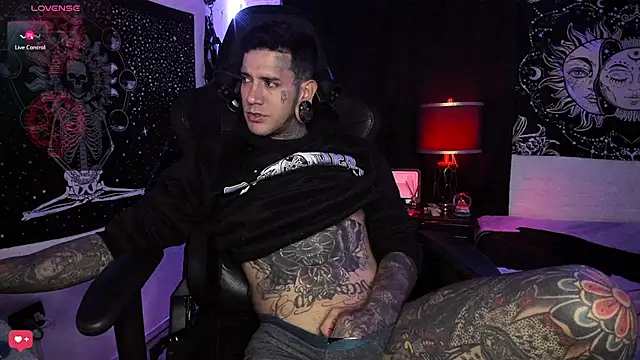 Snapshot of josh__ackerman chatting on 03-20-25, 03:23 josh ackerman online show from 03-20-25, 03:23