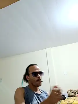 Snapshot of JamesQuaresma chatting on 01-23-25, 10:44 JamesQuaresma online show from 01-23-25, 10:44