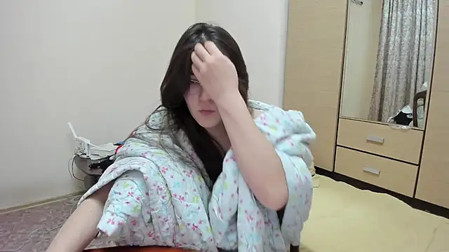 Snapshot of Riz_girl chatting on 01-07-25, 05:31 Riz girl online show from 01-07-25, 05:31