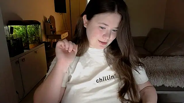 Snapshot of remirann_ chatting on 03-02-25, 07:43 remirann online show from 03-02-25, 07:43