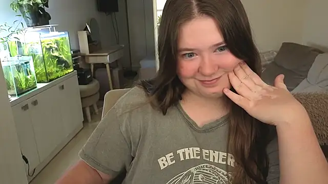 Snapshot of remirann_ chatting on 11-06-25, 12:39 remirann online show from 11-06-25, 12:39