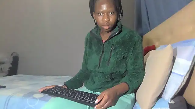 Sweetslender online show from 06-17-26, 07:22