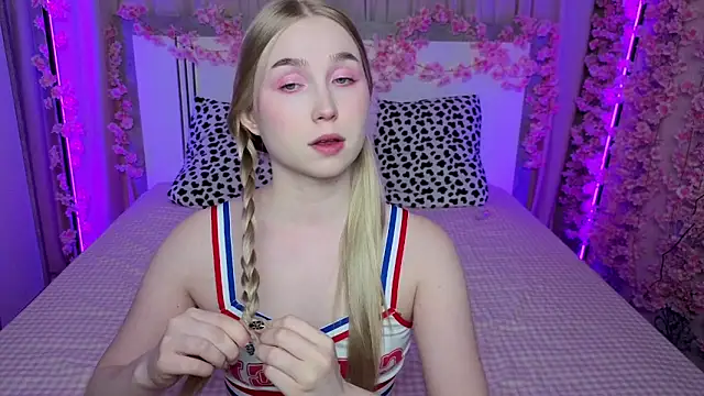 LilyStarlight online show from 05-17-26, 03:37