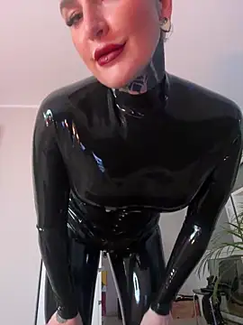 InkedBiitch online show from 12-22-24, 04:38