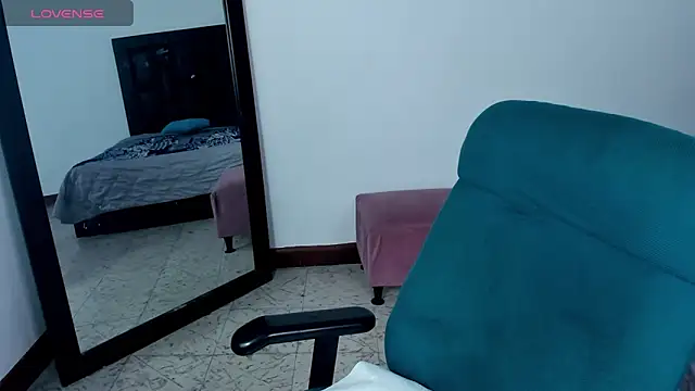 MaiaPetitte  online show from 01-23-25, 10:01