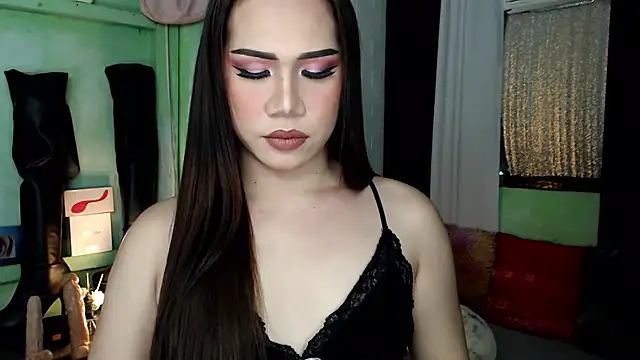 Snapshot of elise_bloom69 chatting on 09-14-25, 05:45 elise bloom69 online show from 09-14-25, 05:45