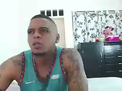 Snapshot of hot_and_naughty_latin chatting on 01-04-25, 01:31 hot and naughty latin online show from 01-04-25, 01:31