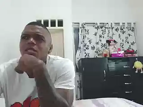 Snapshot of hot_and_naughty_latin chatting on 01-21-25, 10:19 hot and naughty latin online show from 01-21-25, 10:19