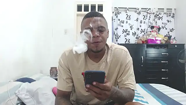 Snapshot of hot_and_naughty_latin chatting on 02-14-25, 11:21 hot and naughty latin online show from 02-14-25, 11:21