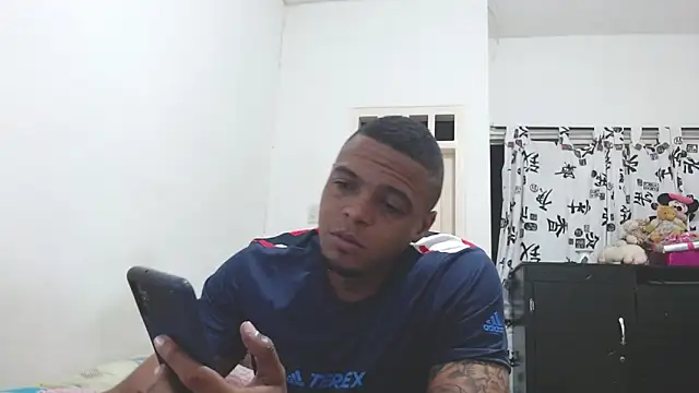 Snapshot of hot_and_naughty_latin chatting on 03-07-25, 10:45 hot and naughty latin online show from 03-07-25, 10:45