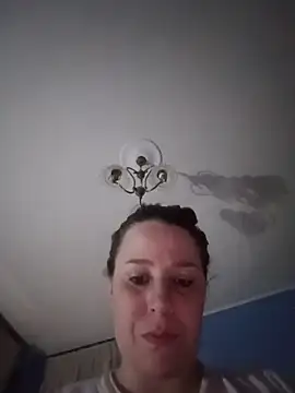 Snapshot of Emma96_hot chatting on 06-04-26, 06:25 Emma96 hot online show from 06-04-26, 06:25