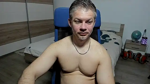 Snapshot of RobbyShawz chatting on 04-20-26, 04:15 RobbyShawz online show from 04-20-26, 04:15