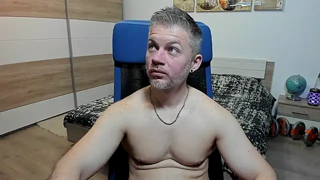 Snapshot of RobbyShawz chatting on 05-09-26, 04:28 RobbyShawz online show from 05-09-26, 04:28