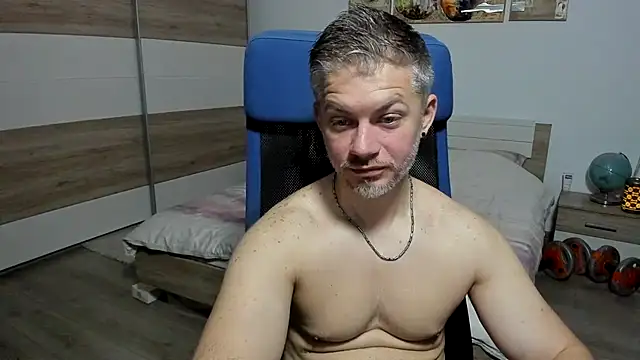 Snapshot of RobbyShawz chatting on 05-25-26, 03:56 RobbyShawz online show from 05-25-26, 03:56
