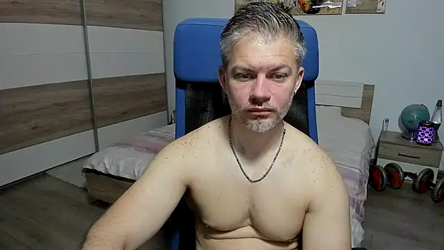Snapshot of RobbyShawz chatting on 05-30-26, 03:58 RobbyShawz online show from 05-30-26, 03:58