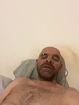 Snapshot of slim1976006 chatting on 04-29-26, 11:11 slim1976006 online show from 04-29-26, 11:11