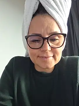 Snapshot of MariaPau_83 chatting on 06-09-26, 04:51 MariaPau 83 online show from 06-09-26, 04:51