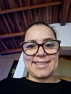 Snapshot of MariaPau_83 chatting on 06-14-26, 01:24 MariaPau 83 online show from 06-14-26, 01:24