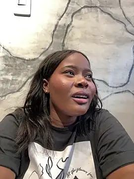 Snapshot of Rianamanson chatting on 02-15-25, 12:54 Rianamanson online show from 02-15-25, 12:54