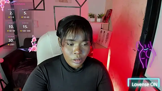 Snapshot of Rianamanson chatting on 03-18-25, 01:20 Rianamanson online show from 03-18-25, 01:20