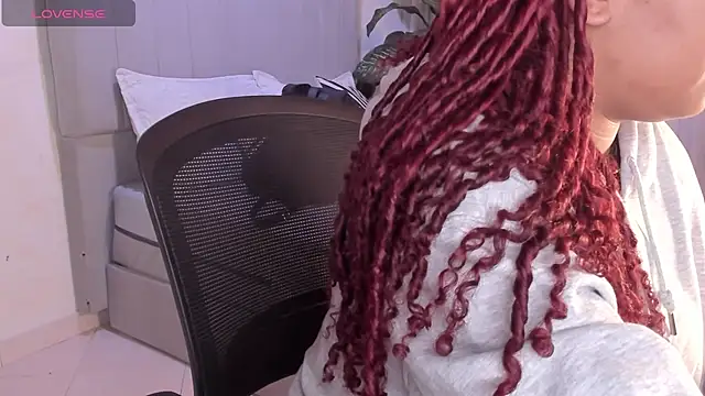 Snapshot of pamela_doll3 chatting on 02-14-25, 05:41 pamela doll3 online show from 02-14-25, 05:41