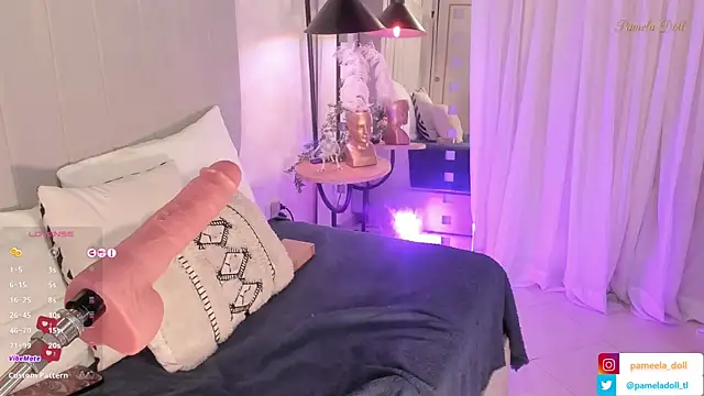 Snapshot of pamela_doll3 chatting on 03-19-25, 08:55 pamela doll3 online show from 03-19-25, 08:55