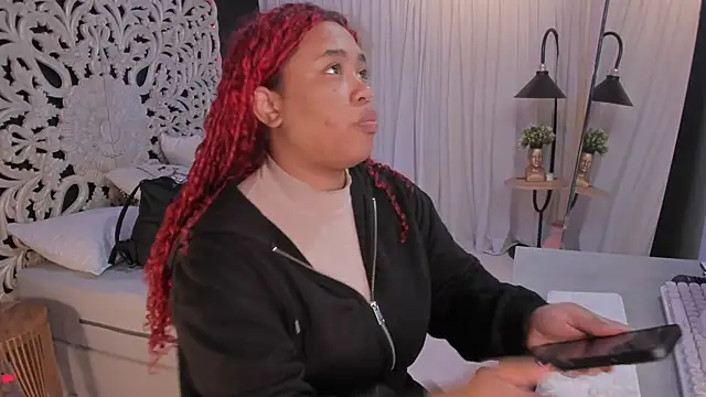 Snapshot of pamela_doll3 chatting on 09-20-25, 04:24 pamela doll3 online show from 09-20-25, 04:24