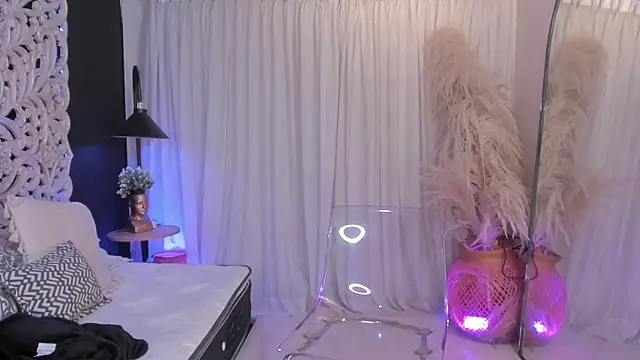 Snapshot of pamela_doll3 chatting on 10-18-25, 04:26 pamela doll3 online show from 10-18-25, 04:26