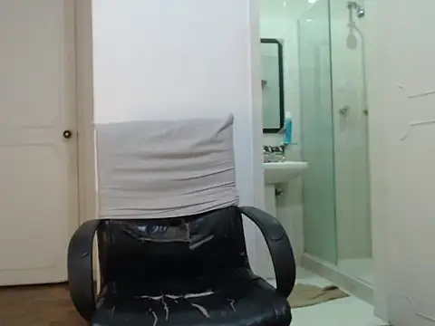 Snapshot of peterannaud chatting on 02-04-25, 11:16 peterannaud online show from 02-04-25, 11:16