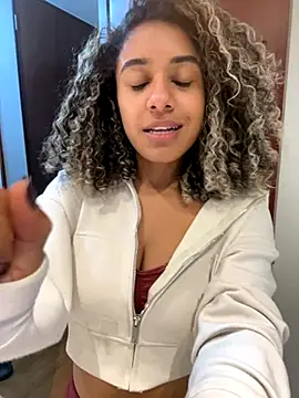 Snapshot of Belkaj chatting on 10-24-25, 01:13 Belkaj online show from 10-24-25, 01:13