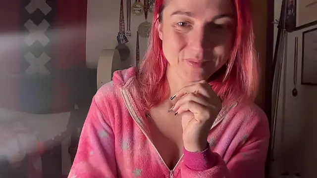 Snapshot of Nikky_Divine chatting on 01-16-25, 07:31 Nikky Divine online show from 01-16-25, 07:31