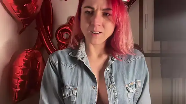 Snapshot of Nikky_Divine chatting on 03-04-25, 08:38 Nikky Divine online show from 03-04-25, 08:38