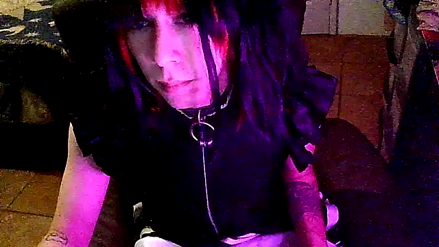 crystalxh online show from 10-31-25, 07:04