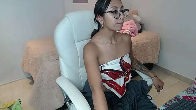 Snapshot of Gabi_morales chatting on 12-04-24, 03:04 Gabi morales online show from 12-04-24, 03:04