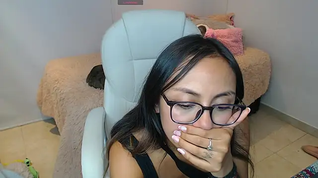 Snapshot of Gabi_morales chatting on 12-06-24, 04:14 Gabi morales online show from 12-06-24, 04:14