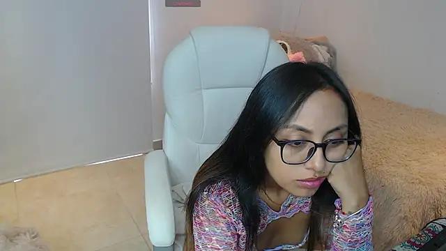 Snapshot of Gabi_morales chatting on 12-12-24, 08:53 Gabi morales online show from 12-12-24, 08:53