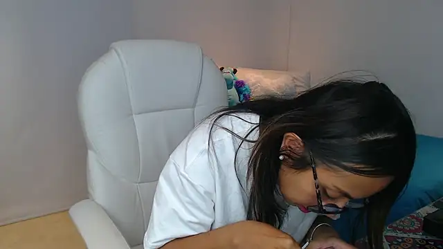 Snapshot of Gabi_morales chatting on 02-10-25, 03:35 Gabi morales online show from 02-10-25, 03:35