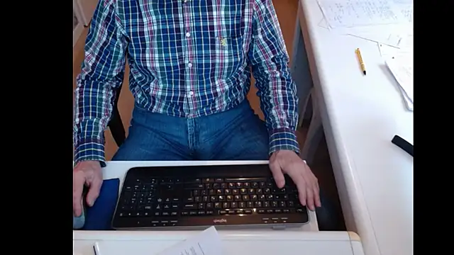 Snapshot of dutchpornking chatting on 02-12-25, 12:22 dutchpornking online show from 02-12-25, 12:22