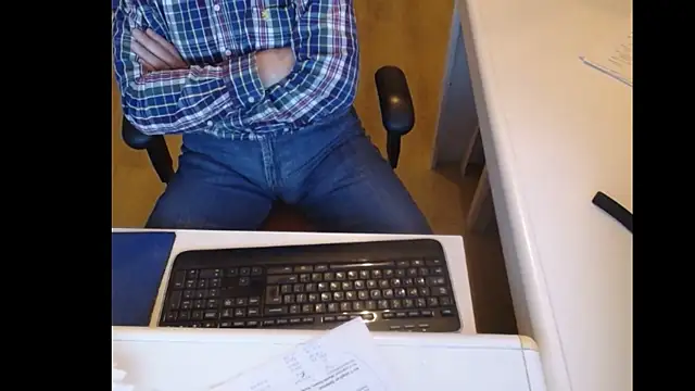 Snapshot of dutchpornking chatting on 02-13-25, 05:33 dutchpornking online show from 02-13-25, 05:33