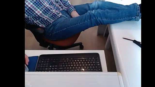 Snapshot of dutchpornking chatting on 02-14-25, 02:02 dutchpornking online show from 02-14-25, 02:02