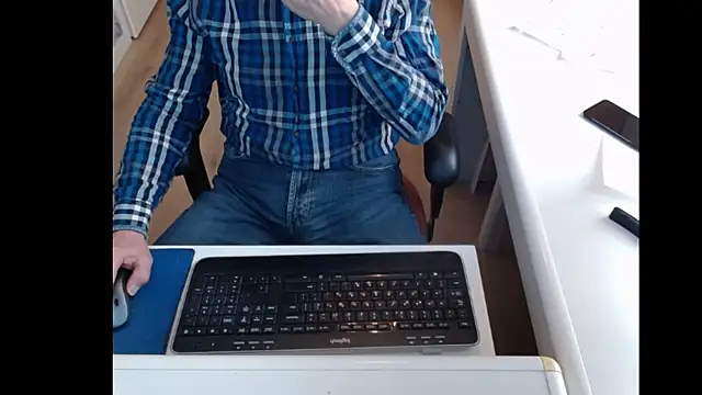 Snapshot of dutchpornking chatting on 02-18-25, 11:33 dutchpornking online show from 02-18-25, 11:33