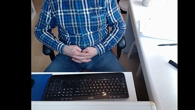 Snapshot of dutchpornking chatting on 02-21-25, 12:06 dutchpornking online show from 02-21-25, 12:06